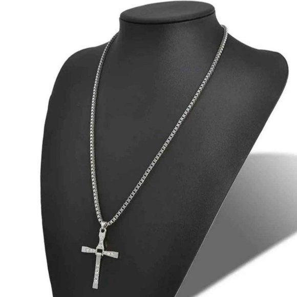 Fast and Furious Dominic Toretto Cross Necklace NEW (Chain Silver Tone Jewlery - Picture 3 of 4
